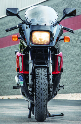 1985-kawasaki-gpz900r-front